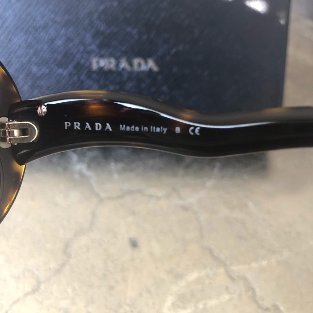 😎 PRADA Tortoise Shell Sunglasses - Picture 6 of 8